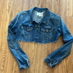 Two by Vince Camuto denim short, waisted jacket